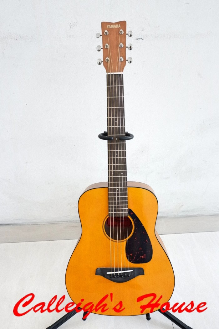 gitar yamaha akustik